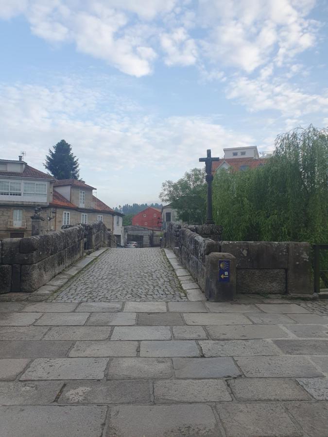 Apartamento Alojamiento Ponte Romana Caldas De Reis Exterior foto